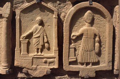 人物像を描いた石碑 作： Roman Republican Period