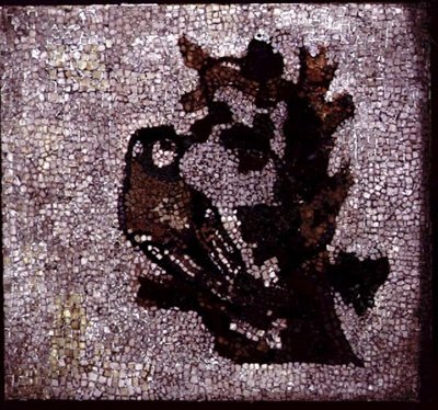 木の中の鳥（モザイク） 作： Roman Roman