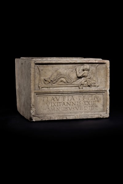 紀元1世紀後半～2世紀前半頃の骨壺（大理石製 作： Roman Roman