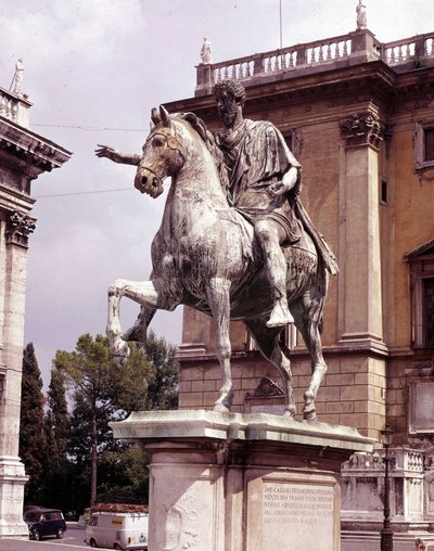 マルコ・アウレリウスの騎馬像 - ローマ、カンピドーリオ広場 作： Roman Roman