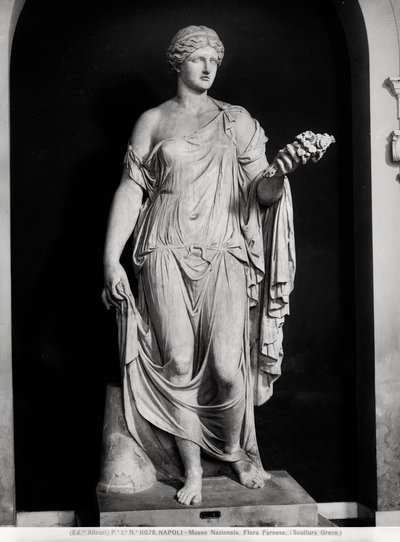 フローラ・ファルネーゼと呼ばれる女性像、紀元後2～3世紀（大理石）（モノクロ写真 作： Roman Roman