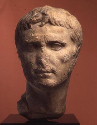 アウグストゥスの頭部、紀元後8世紀（石材 作： Roman Roman