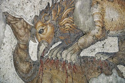 鹿を襲うライオン・グリフォンを描いたモザイク（イスタンブール、スルタン・アフメット・モスク、アラスタ・バザール）。 作： Roman Roman