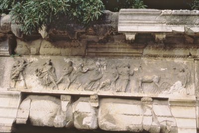 サビーン人のレイプ」（バシリカ・アエミリアのフリーズより）（大理石製 作： Roman Roman