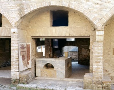 オスティア(Ostia)のローマ風呂の残り。 作： Roman Roman