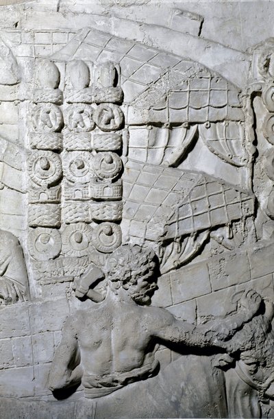 ローマの芸術「トラヤヌス帝（53-117）の時代に建設されたローマのトラヤヌスの円柱（トラジャネの円柱）（コロンナ・トライアナ）の浅浮彫りを再現した1862年の金型。トラヤヌスの柱は、トラヤヌス帝（53-117）の戦勝を記念して建てられました。 作： Roman Roman