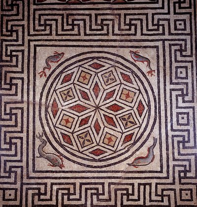 ローマ美術：イルカのモザイク装飾。ニーム、考古学博物館。 作： Roman Roman
