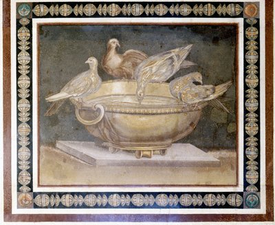 4羽の鳩を表現したローマのモザイク画。 作： Roman Roman