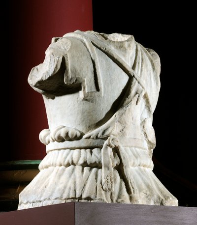 騎兵（大理石）の彫刻された胴体（371178も参照） 作： Roman Roman