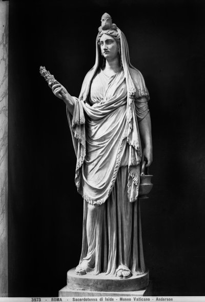 イシスの像（大理石 作： Roman Roman