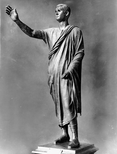 ローマの雄弁家の像（ブロンズ 作： Roman Roman
