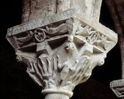 火炉の中の3人のユダヤ人を表す資本（彫刻 作： Romanesque