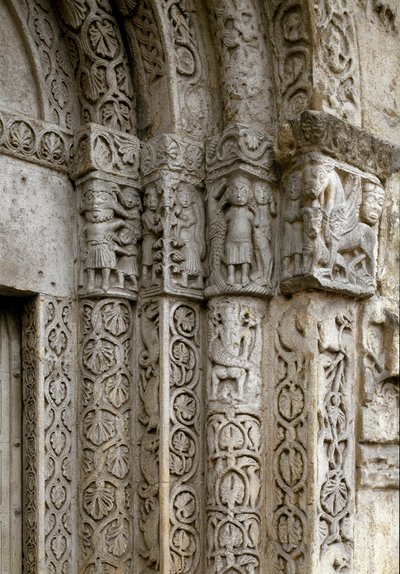 バシリカの門のファサード右側のディテール 12世紀初頭（写真撮影 作： Romanesque
