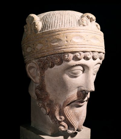 カロリング朝の西フランシア王ロトヘアーの肖像（石彫 作： Romanesque