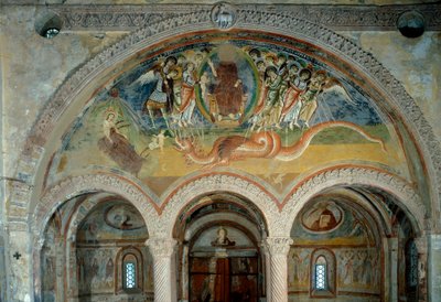 黙示録の表現: 天使たちは矢で 7 つの頭を持つ怪物を突き刺す 作： Romanesque