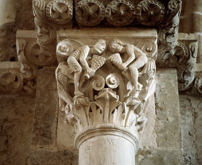 風の表現（刻まれた資本金 作： Romanesque