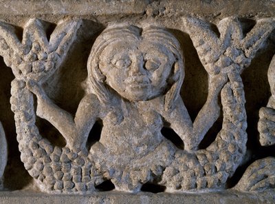 二本の尾を持つ人魚像、ロマネスク様式のフリーズの細部、イタリア 作： Romanesque
