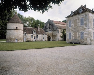 ドブスコット、教会、修道院長の住居の眺め 作： Romanesque
