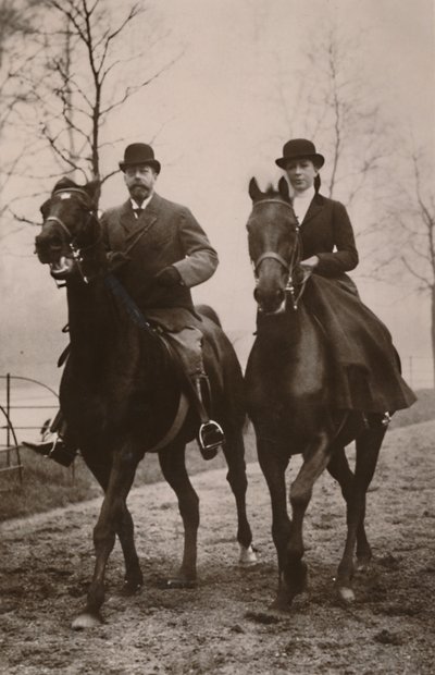 HM国王ジョージ5世とメアリー妃、1914年。 作： Rotary Photo