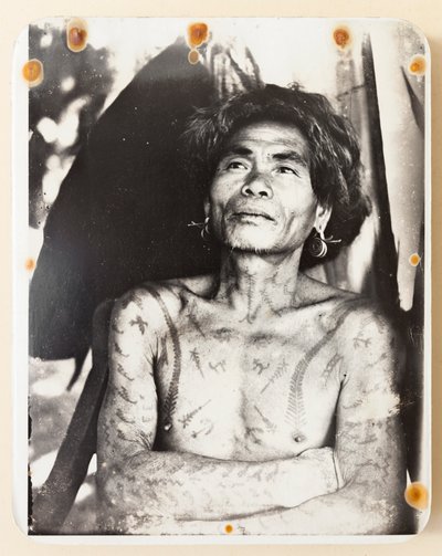 Um Ifugao tatuado do distrito de Kababuyan 作： Roy Barton