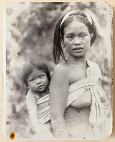 Ifugao mãe e filho 作： Roy Barton