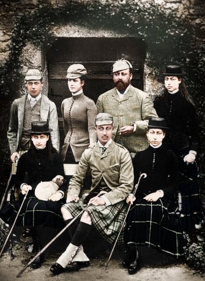 ウェールズの王子と王女のドレスを撮影、1900 作： Russell and Sons