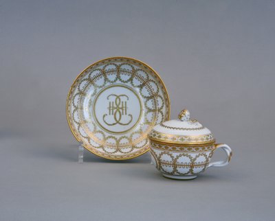 カップとソーサー、モノグラムのキャサリンII帝国磁器工場、1770〜1780年代 作： Russian Master