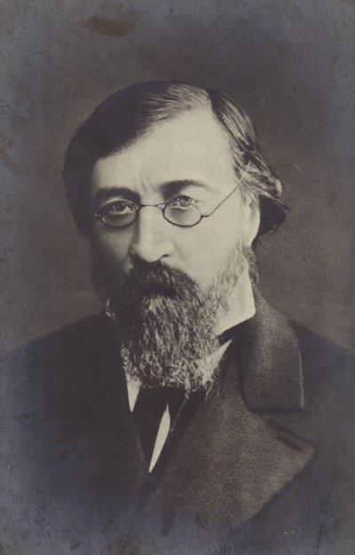 ニコライ・チェルヌィシェフスキー（1828-1889）：ロシアの哲学者、社会主義者、革命的民主主義者、19世紀後半（モノクロ写真 作： Russian Photographer