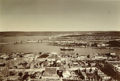 セバスト ポール (セバスト ポール) の南湾とポール岬。 アルブミンの写真、1850 年代の終わり。 物質文化史研究所、サンクトペテルブルク 作： Russian Photographer