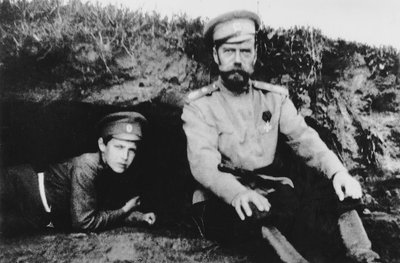 ニコライ2世と息子のアレクセイ 作： Russian Photographer
