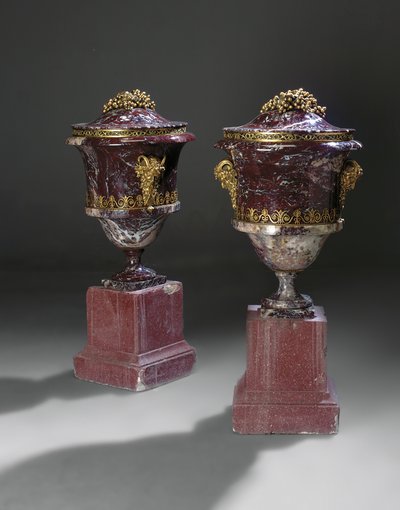 花瓶のペア、1790年頃 作： Russian School