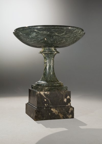 花瓶、c.1830-40 作： Russian School