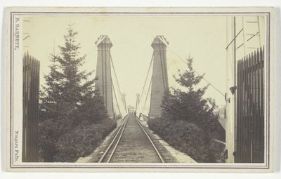 ナイアガラの滝、鉄道吊り橋 作： S. Barnett