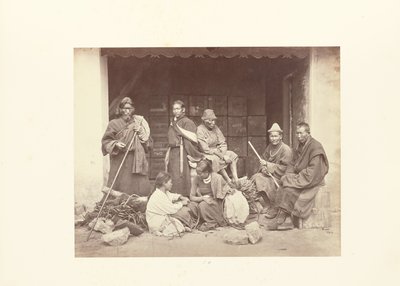 ダージリン；ブーテ人とネパール人のグループ 作： Samuel Bourne