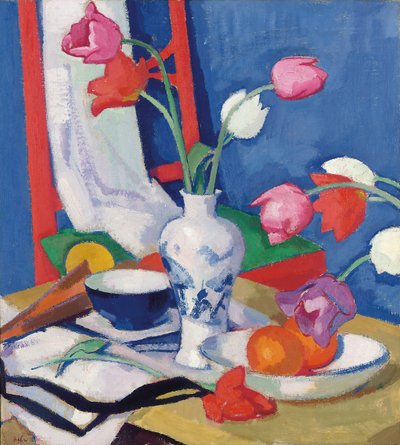 赤い椅子とチューリップ、1919年頃 作： Samuel John Peploe