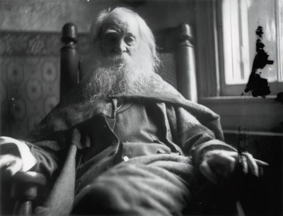 ニュージャージー州カムデンのウォルト・ホイットマン、c. 1891年。 作： Samuel Murray