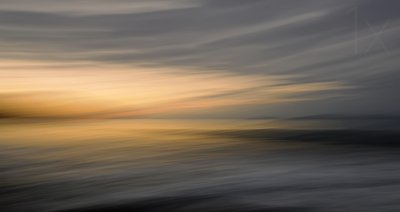 「海に沈む夕日」の抽象画 作： 