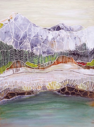 幾何学的な山間の湖 作： Sarah Fitzgerald