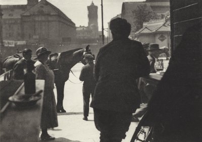 Berlin: View of Alexanderplatz from a beer shop; Alexanderplatz seen from a beer shop (bw photo) 作： Sasha Stone