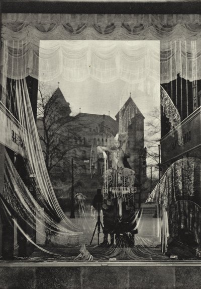 ベルリン：Schaufenster Michels; Shop Window（モノクロ写真 作： Sasha Stone