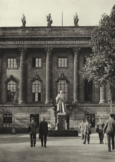 ベルリンUniversitat; University (白黒写真) 作： Sasha Stone