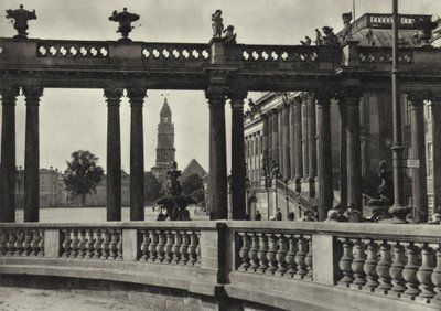 ポツダム、「Stadtschloss, Kolonnaden an der Havel」（タウンパレス、ハベルの柱廊）（モノクロ写真 作： Sasha Stone
