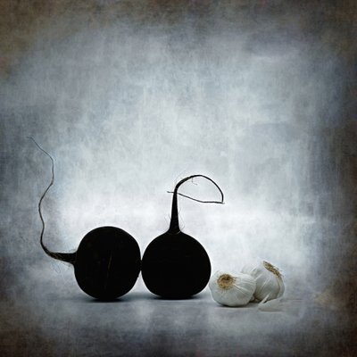  作： 