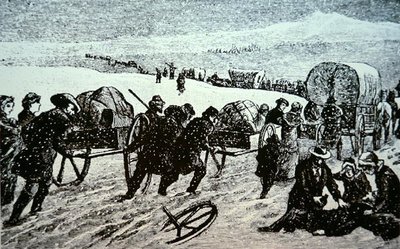 吹雪の中、ユタ州ソルトレイクシティに向かうモルモン教徒の馬車隊（彫刻作品） 作： School American