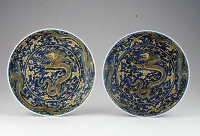 青と黄色の釉薬をかけた龍の皿（陶器）2点セット 作： School Chinese