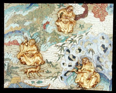 風景の中に仏像が描かれた一対のプレートの詳細、乾隆時代 作： School Chinese
