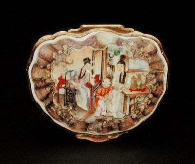 貝の形をしたスナッフボックスの蓋、乾隆時代（1736-95）1760年頃（磁器）（210139も参照 作： School Chinese