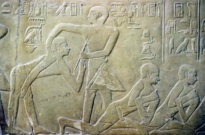 古代エジプト、レリーフ、村の長老が事務官に申告漏れを認めるよう命じられる、メレレウカの墓、6王朝時代（写真） 作： School Egyptian
