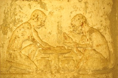 古代エジプト、壁の彫刻／絵画、ペトシリスの墓、ツナ・エル・ゲベル、紀元前300年、沐浴薬を作る男たち（写真） 作： School Egyptian