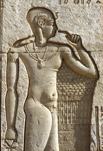 古代エジプト、デンデラ、ハトホル神殿、アムンとムトの息子イヒの壁画（写真） 作： School Egyptian
